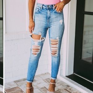 Distressed High rise skinny jeans